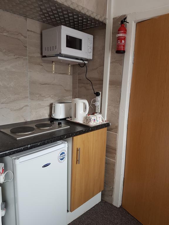 The Handforth Lodge Экстерьер фото