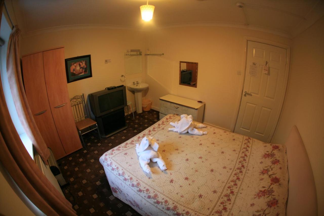 The Handforth Lodge Экстерьер фото